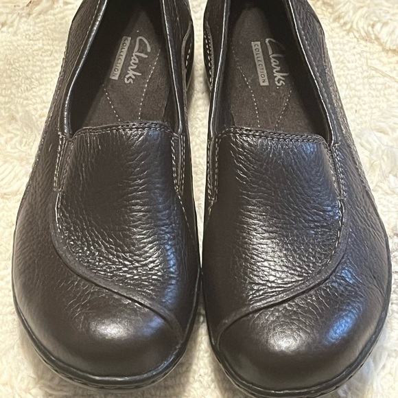 NWOB Clarks Bendables Loafers Womens Size 6.5 Dark Brown Leather Slip On - Picture 4 of 11